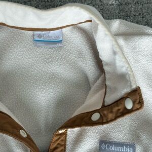 Columbia Cream and Tan Fleece Jacket